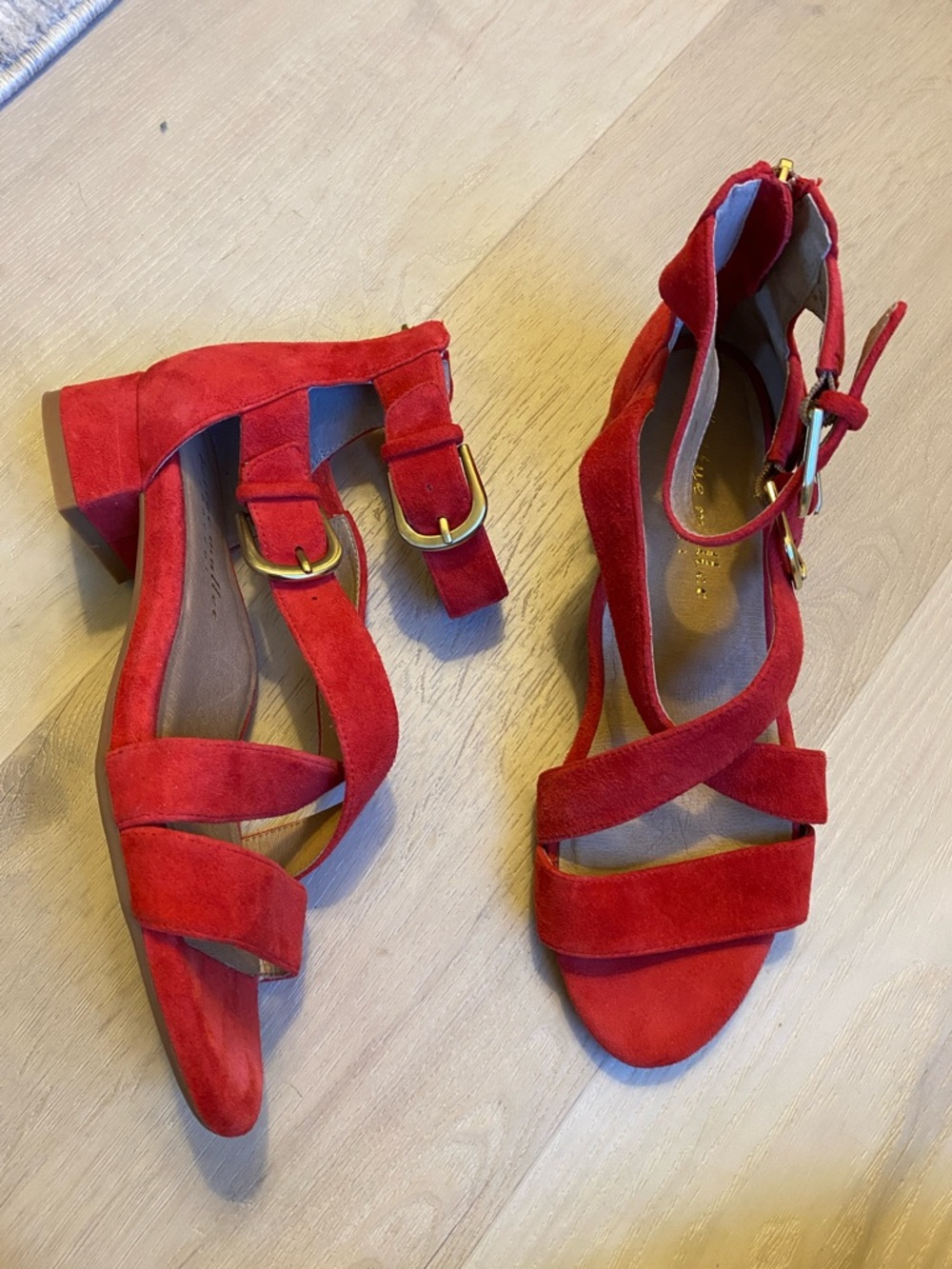 New! BETTYE MULLER Red Suede Strappy Gold Buckle Block Heel Sandals - Size 7.5 - Picture 2 of 6